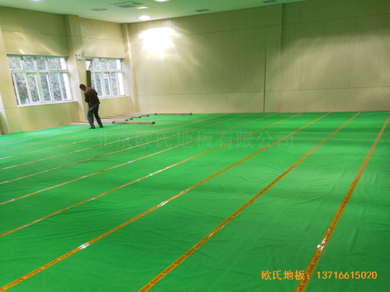 上海豐莊西路綠地小學(xué)舞臺運動木地板鋪裝案例1