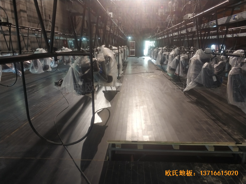 杭州職工之家舞臺(tái)運(yùn)動(dòng)地板施工案例3