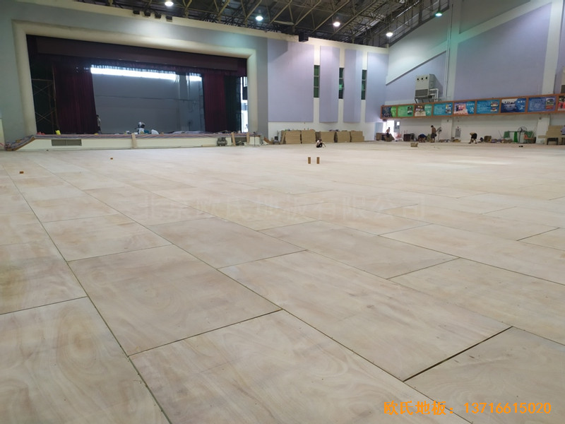廣州廣東實(shí)驗(yàn)中學(xué)體育館運(yùn)動(dòng)地板施工案例2