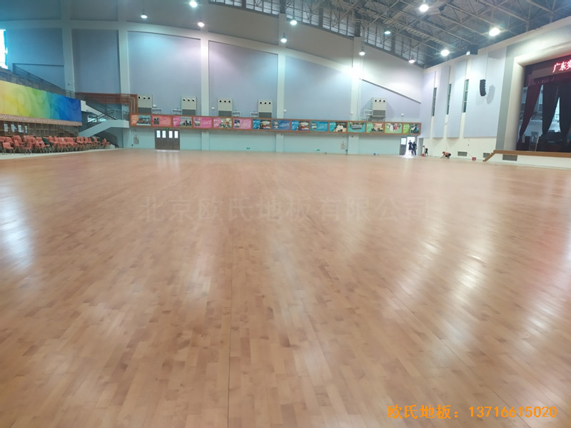 廣州廣東實(shí)驗(yàn)中學(xué)體育館運(yùn)動(dòng)地板施工案例3