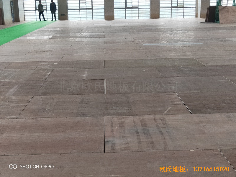 江蘇三井實(shí)驗(yàn)小學(xué)籃球館運(yùn)動(dòng)木地板施工案例2