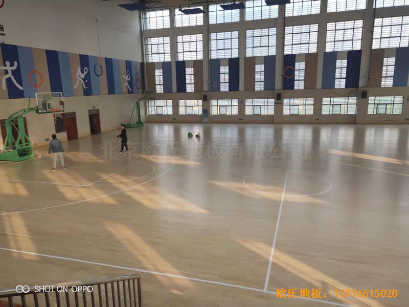 江蘇三井實(shí)驗(yàn)小學(xué)籃球館運(yùn)動(dòng)木地板施工案例5