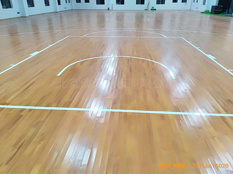 江西鷹潭余江縣工業(yè)園區(qū)籃球館體育木地板施工案例4