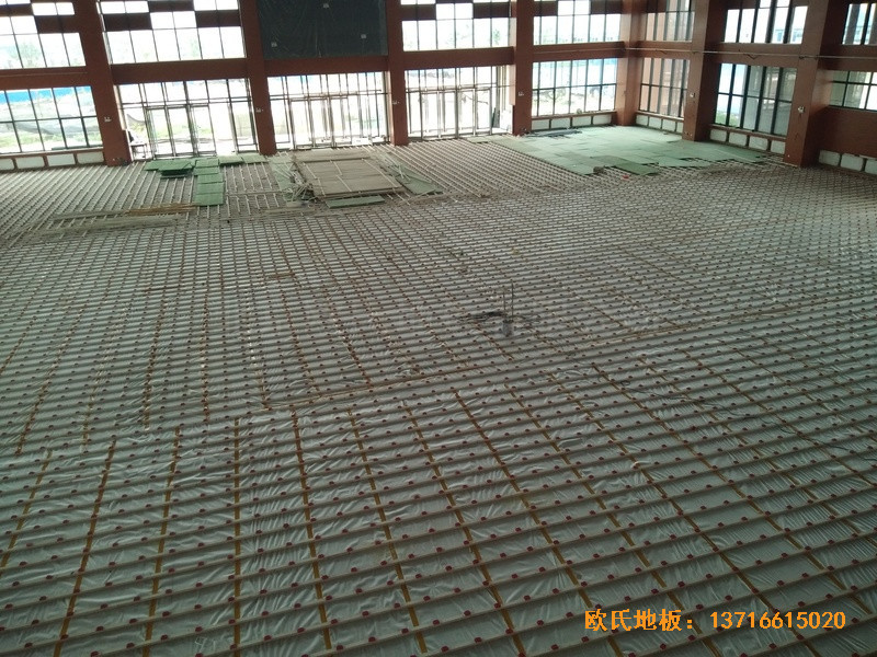 河北工程大學(xué)新校區(qū)籃球館體育木地板鋪設(shè)案例2