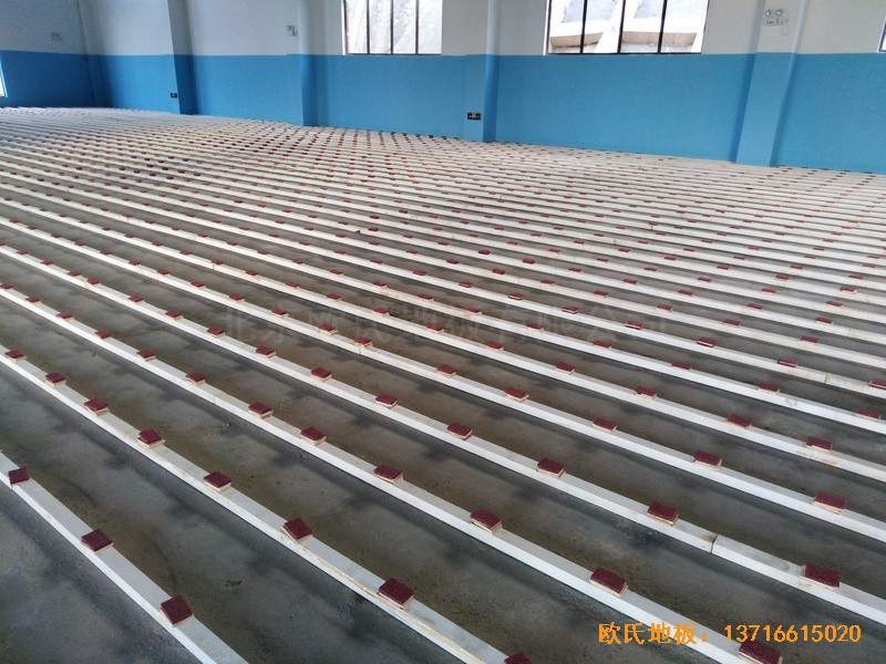 北大貴陽附屬實驗學校運動館體育木地板施工案例1
