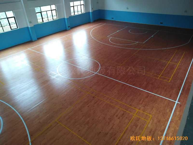 北大貴陽附屬實驗學校運動館體育木地板施工案例4