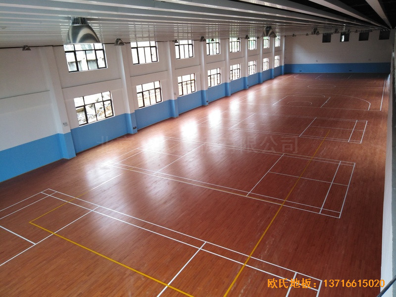 北大貴陽附屬實驗學校運動館體育木地板施工案例5