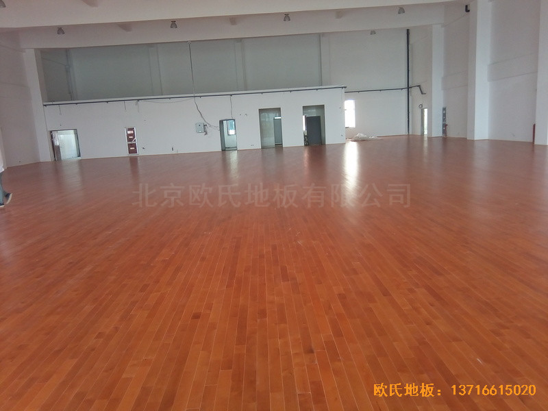 南京浦口區(qū)復(fù)興小學(xué)運(yùn)動(dòng)館體育地板鋪設(shè)案例0
